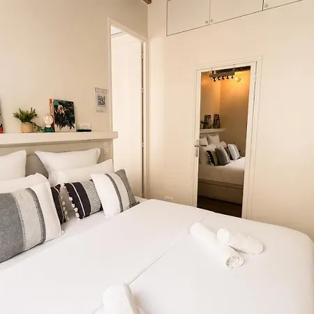 Apartment Marais-picasso, Rue Debelleyme - 4 People Paris
